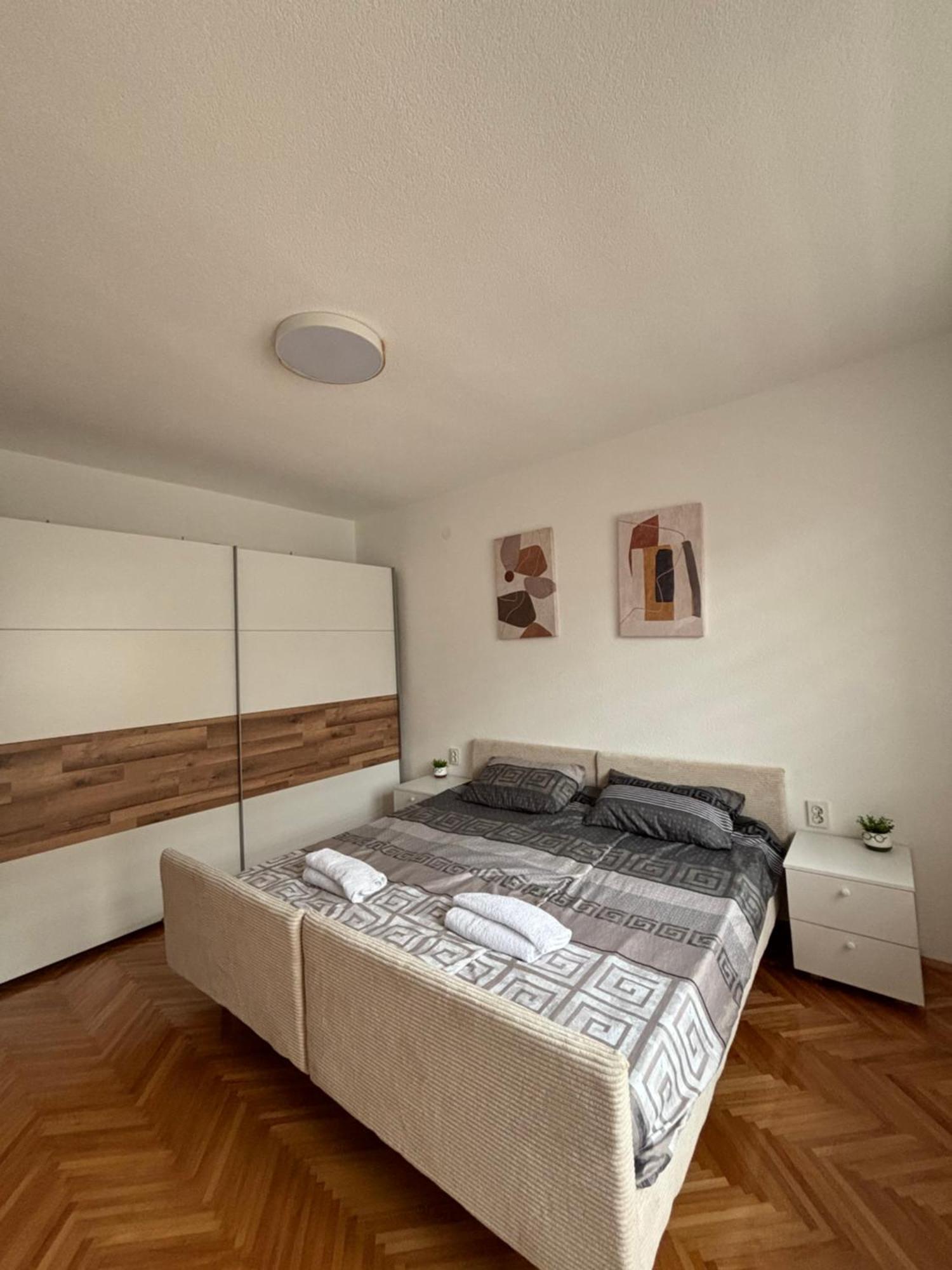 Appartement At *